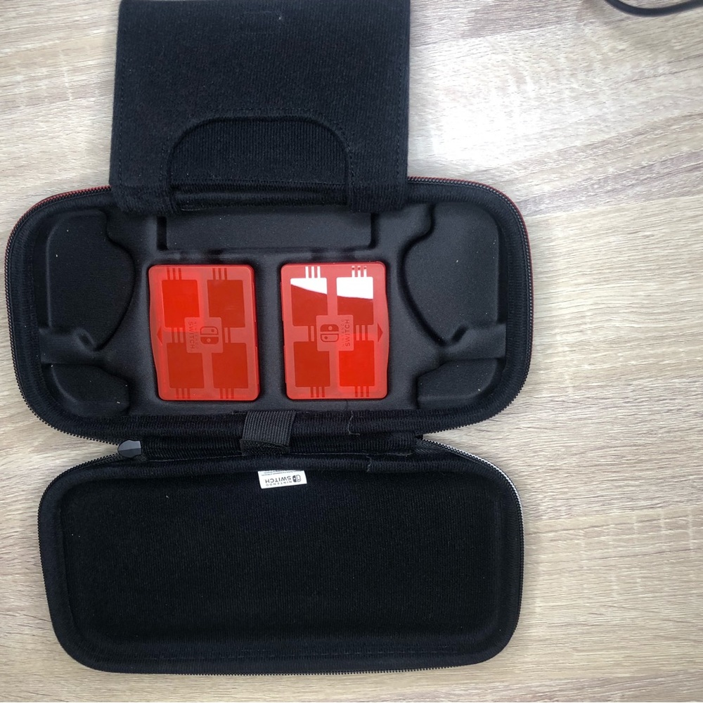 Nintendo Switch Case - Picture 3 of 3